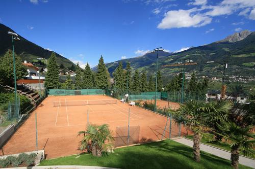 Tennis courts Dorf Tirol