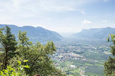 In cammino incontro a un panorama d’incanto