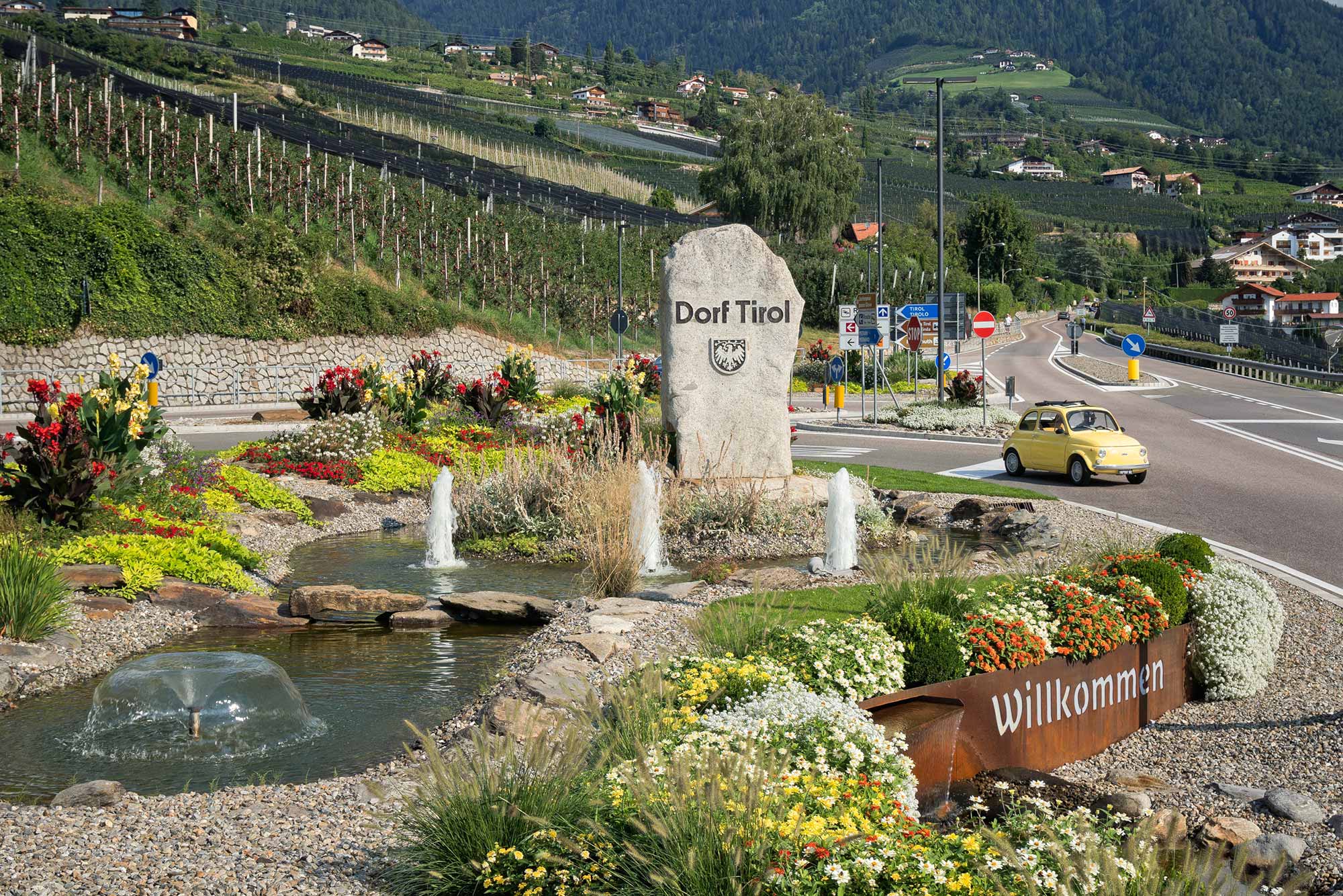 Traffic island Dorf Tirol